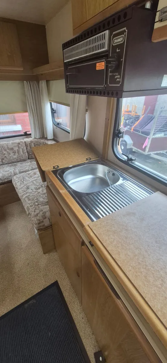4 berth caravan - Image 2