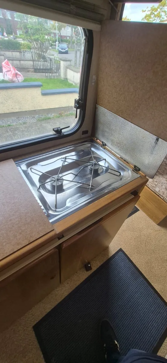 4 berth caravan - Image 4