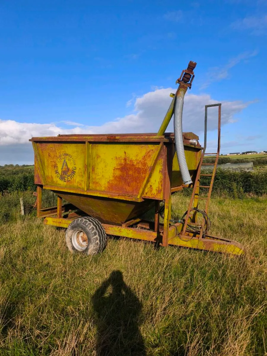 Auger trailer - Image 1
