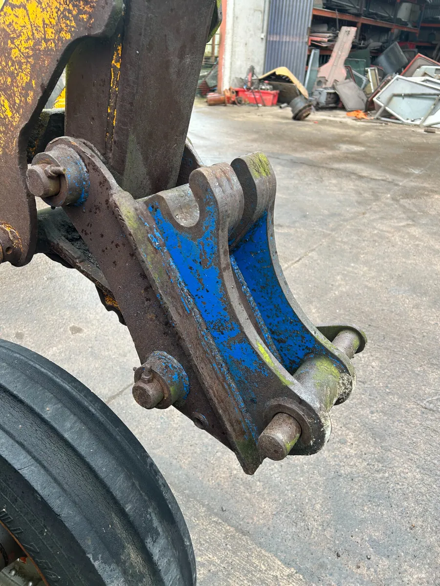 Hill ((45mm)) Semi Quick Hitch For 3CX - Image 1