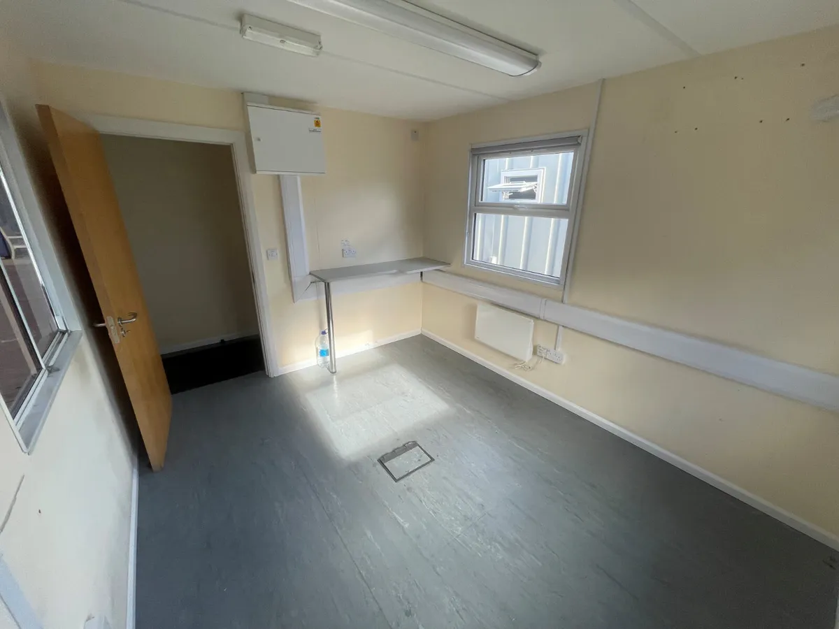 16ft x 10ft office/toilet Cabin - Image 4