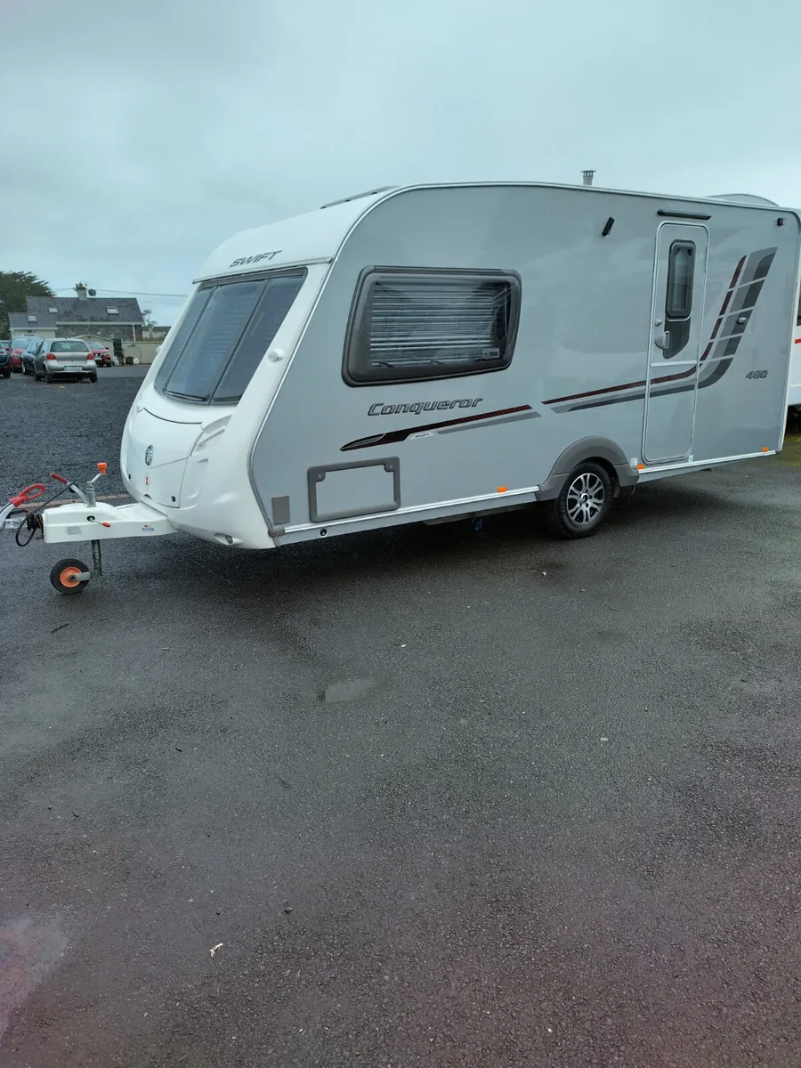 SWIFT 480 CARAVAN - Image 3