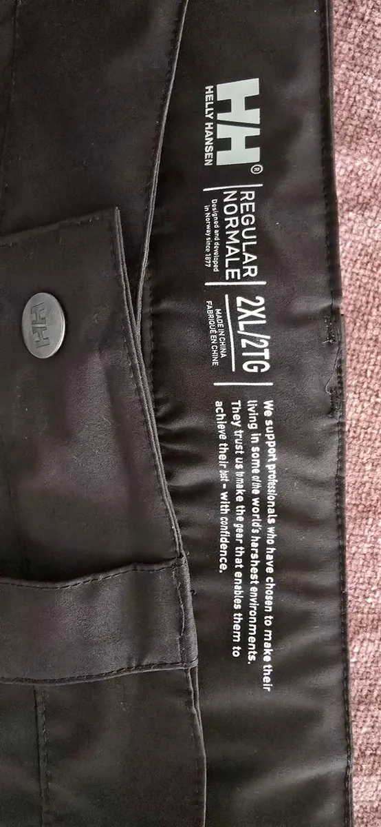 NEW Helly Hansen Men's Insulated Ski Pants 2XL - Image 2