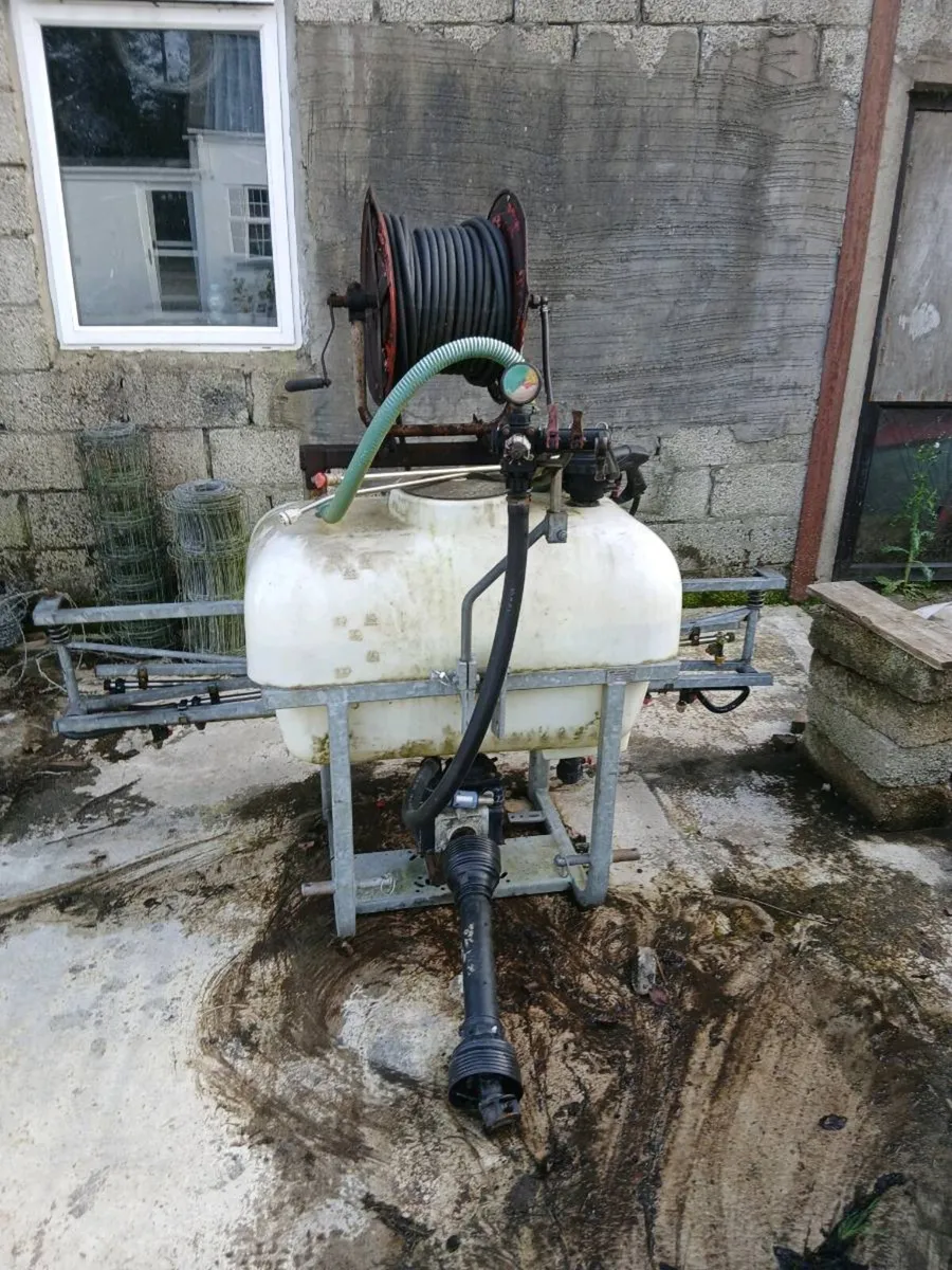Tractor sprayer