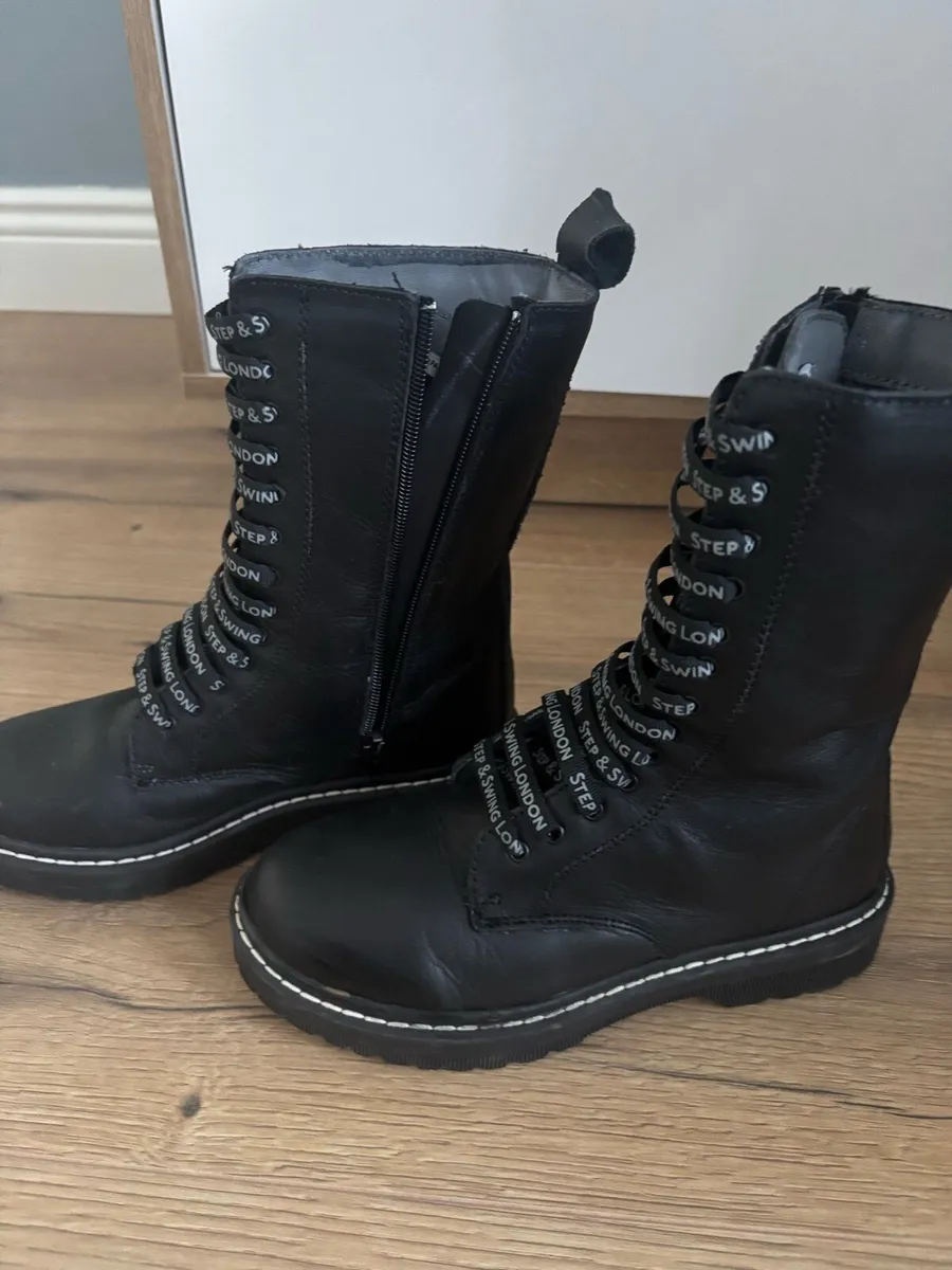Boots - Image 1