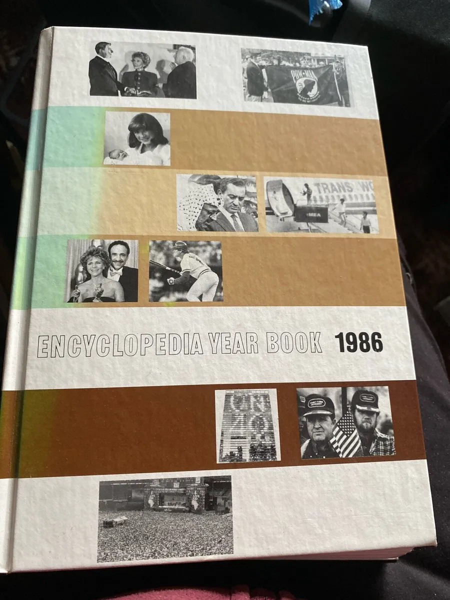 Encyclopaedia year books - Image 1
