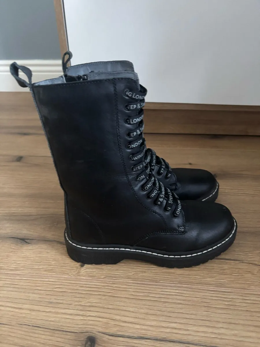Boots - Image 2