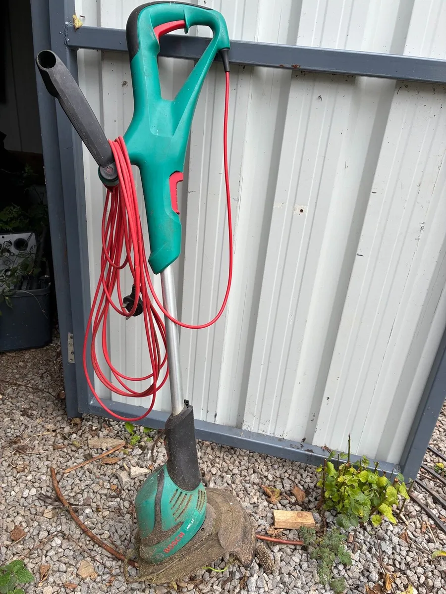 Leaf blower & strimmer - Image 2