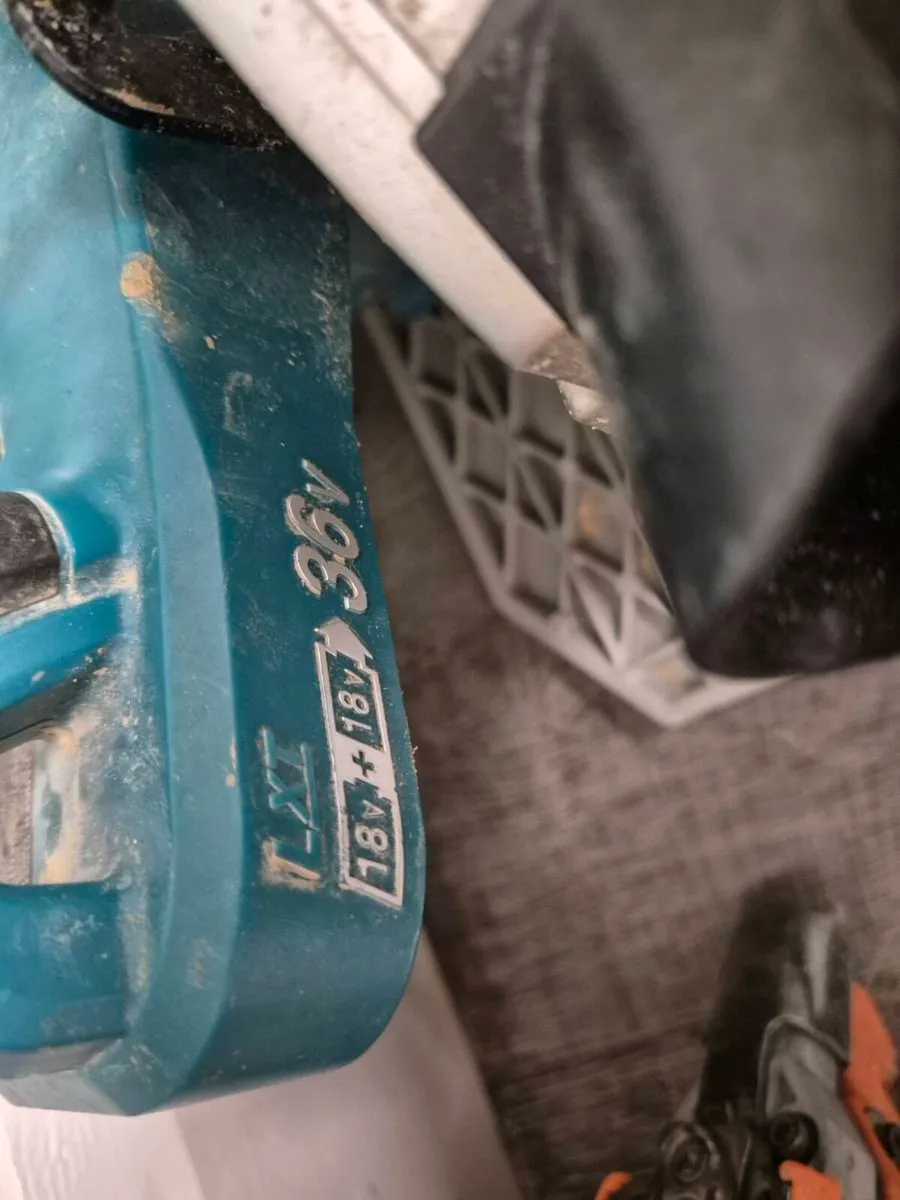 Paslode nail gun , Makita Circular Saw - Image 4