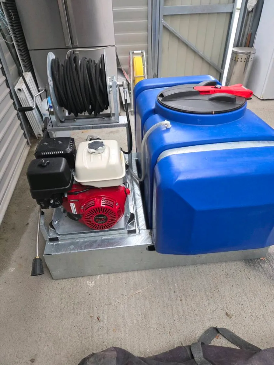 Petrol pressure washer - Image 1
