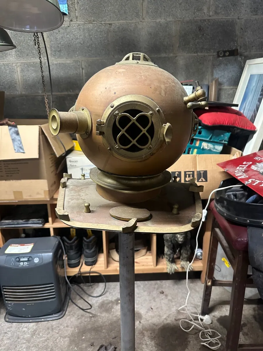 Antique divers helmet - Image 4