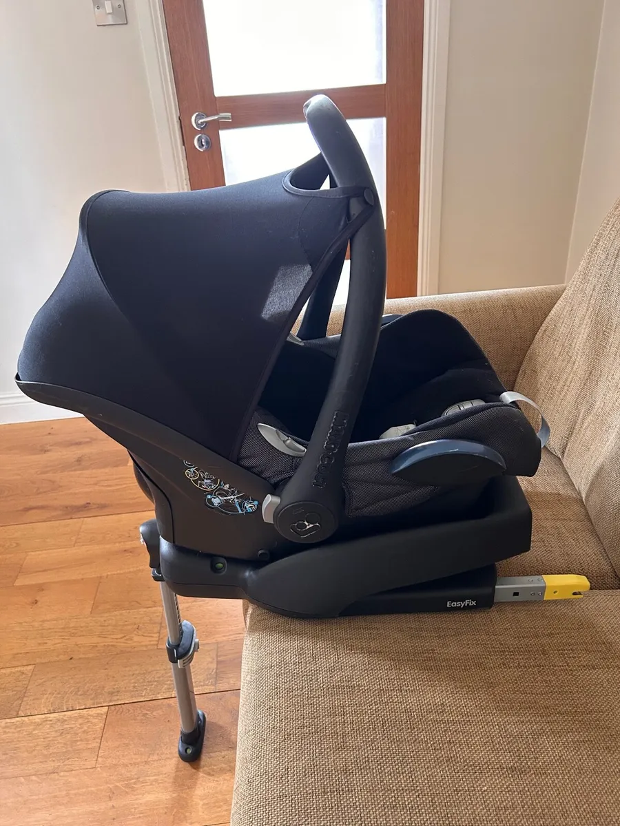 Child car seats - Image 1