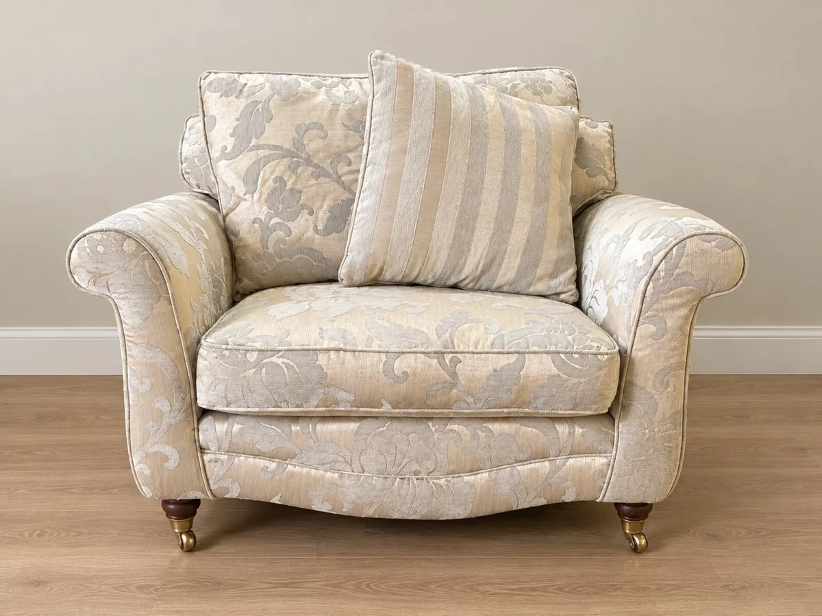 Couch - Image 3