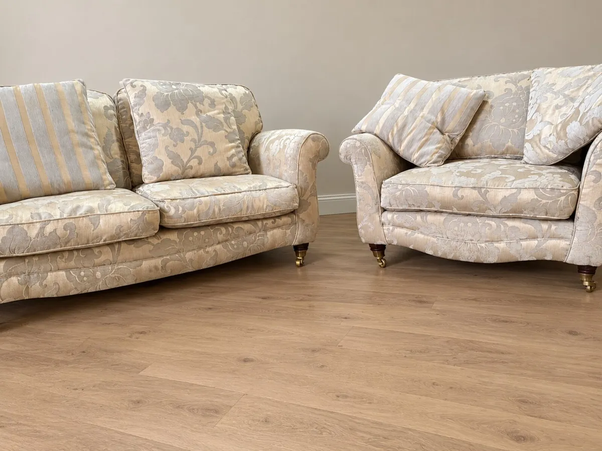 Couch - Image 4