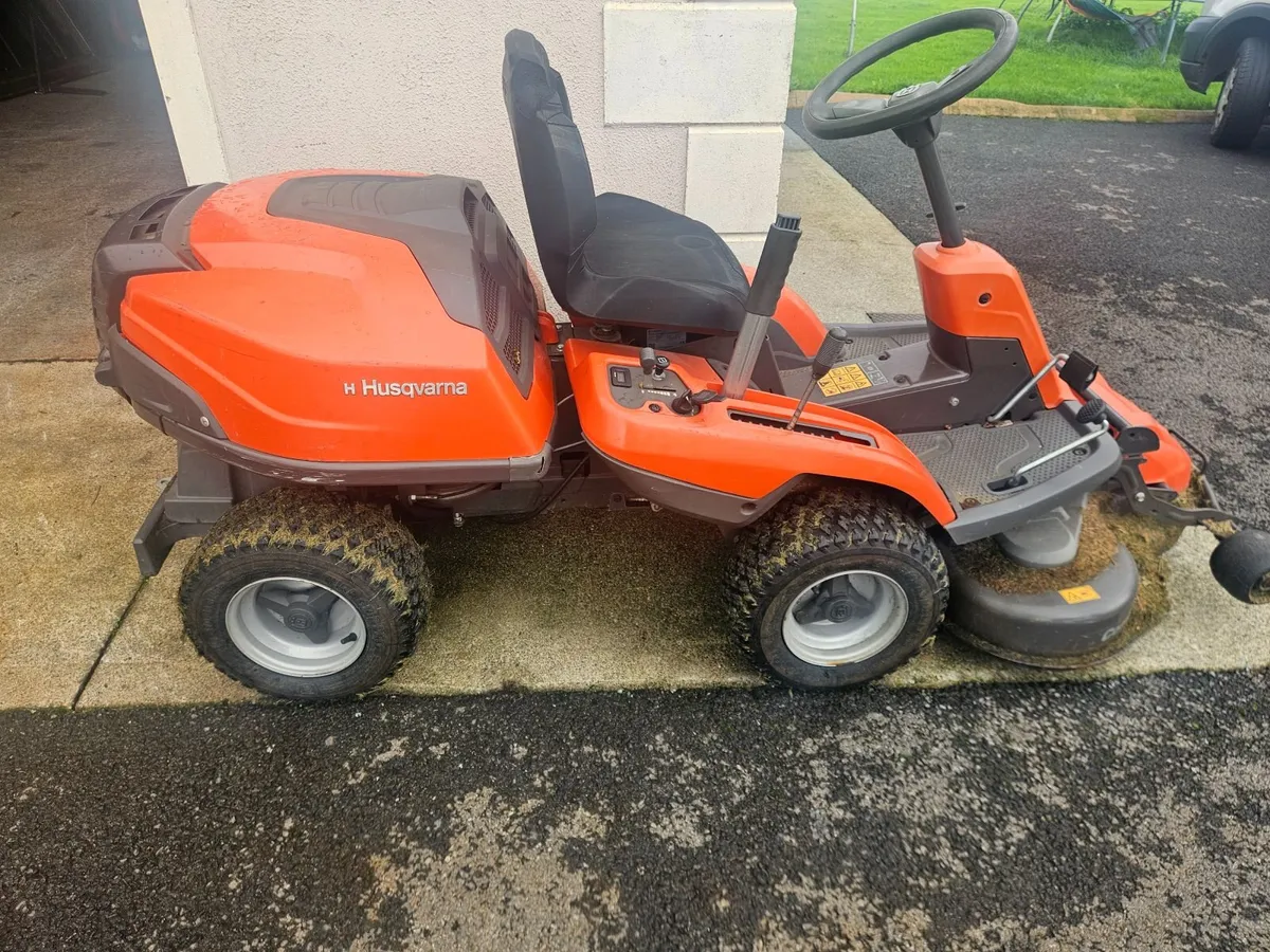 Lawn mower - Image 1