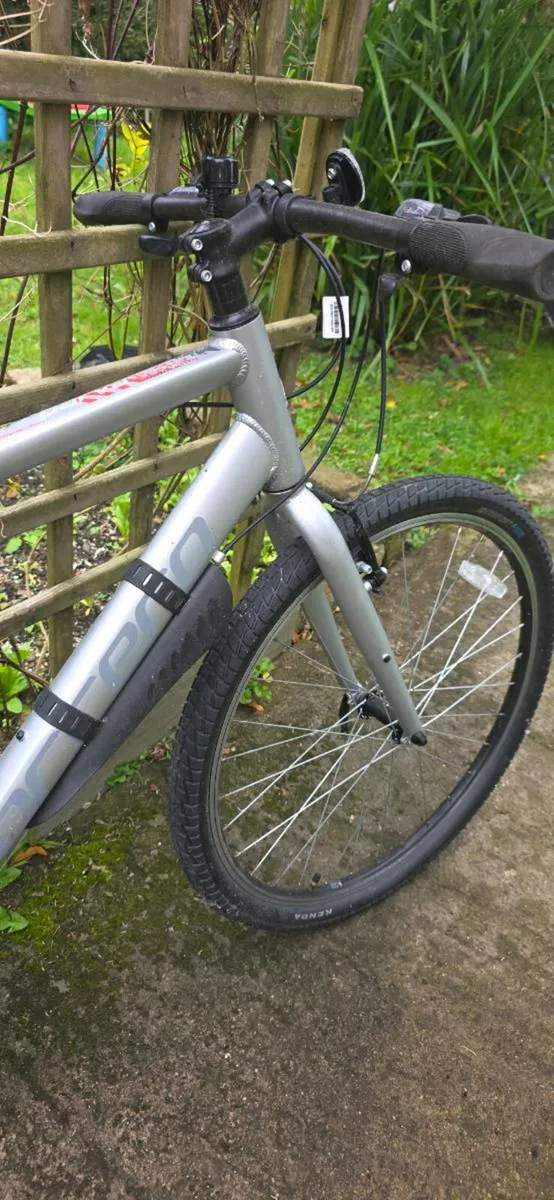 Carerra Parva Mens Hybrid Bike - Image 2