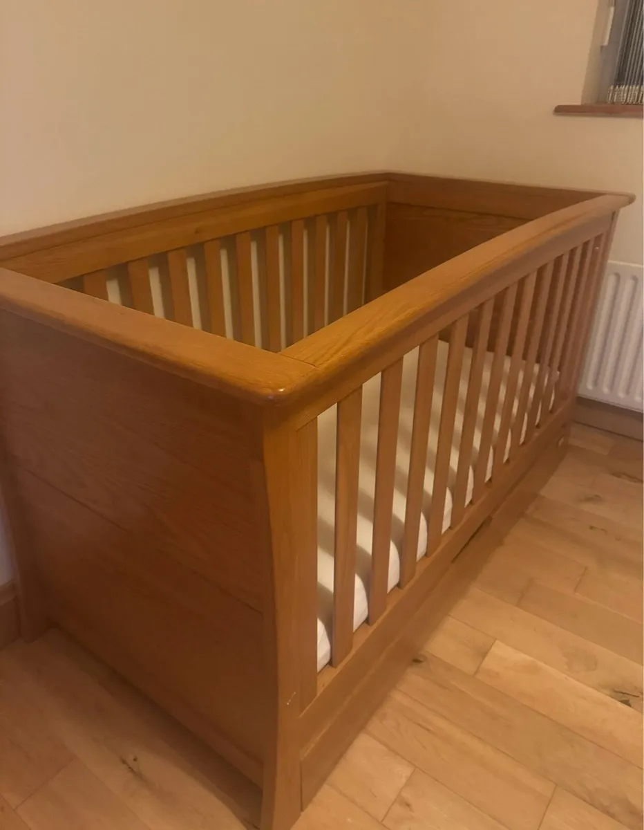 Mamas and Papa’s Bedroom set - Image 3