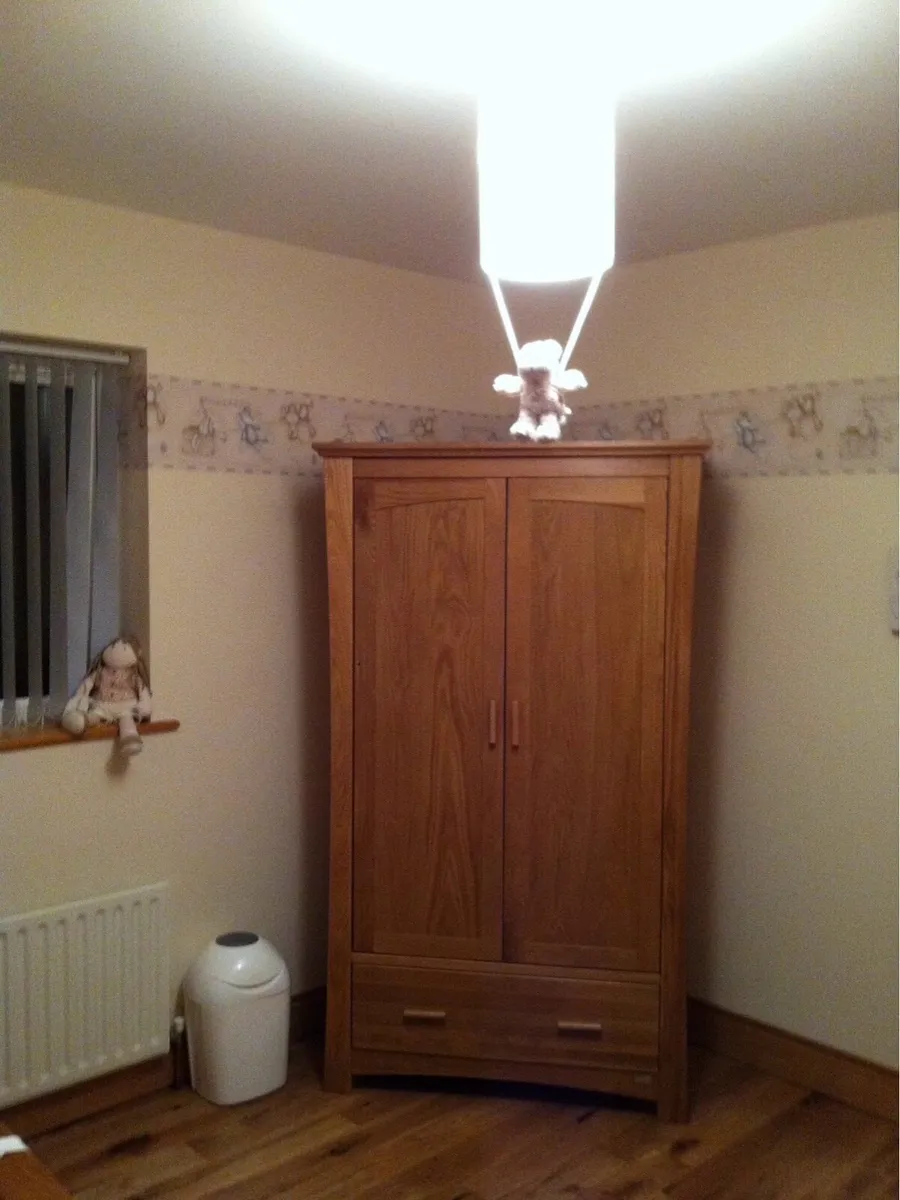 Mamas and Papa’s Bedroom set - Image 4