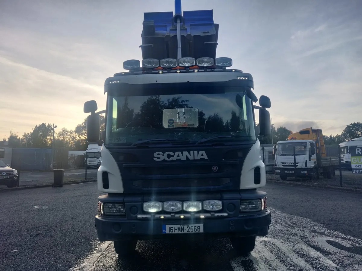 2016 SCANIA P410 8X4 Tipper with thompson steel bo - Image 2
