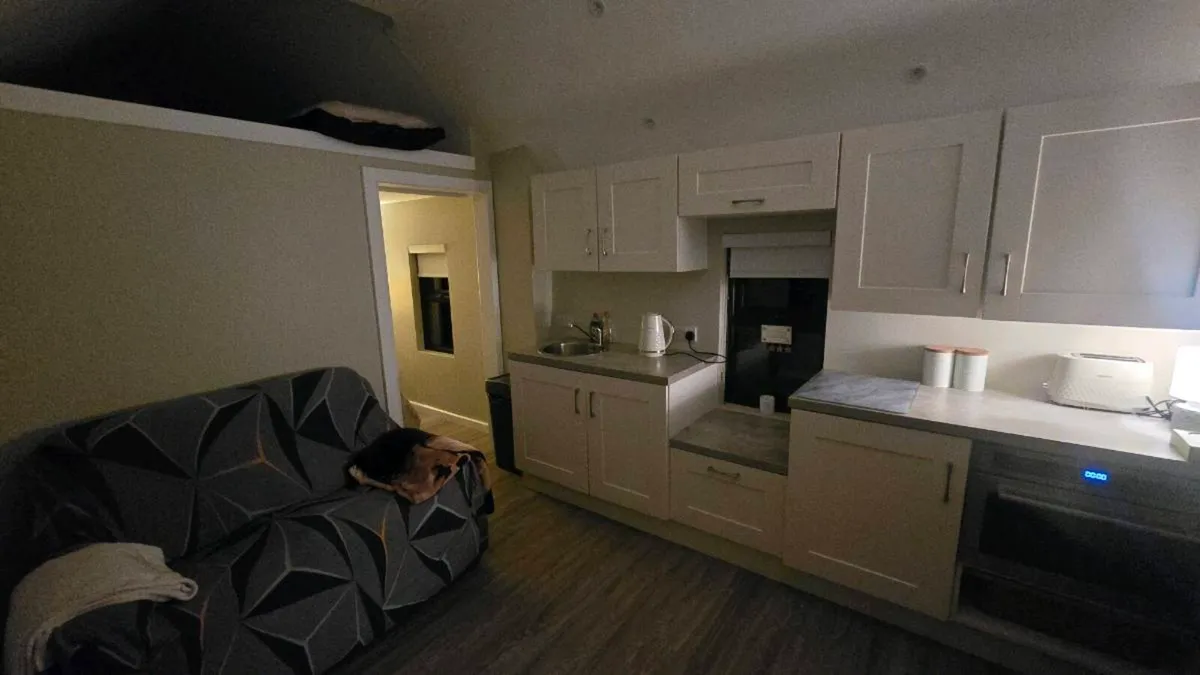 1 Bedroom Countryside Chalet - Image 4