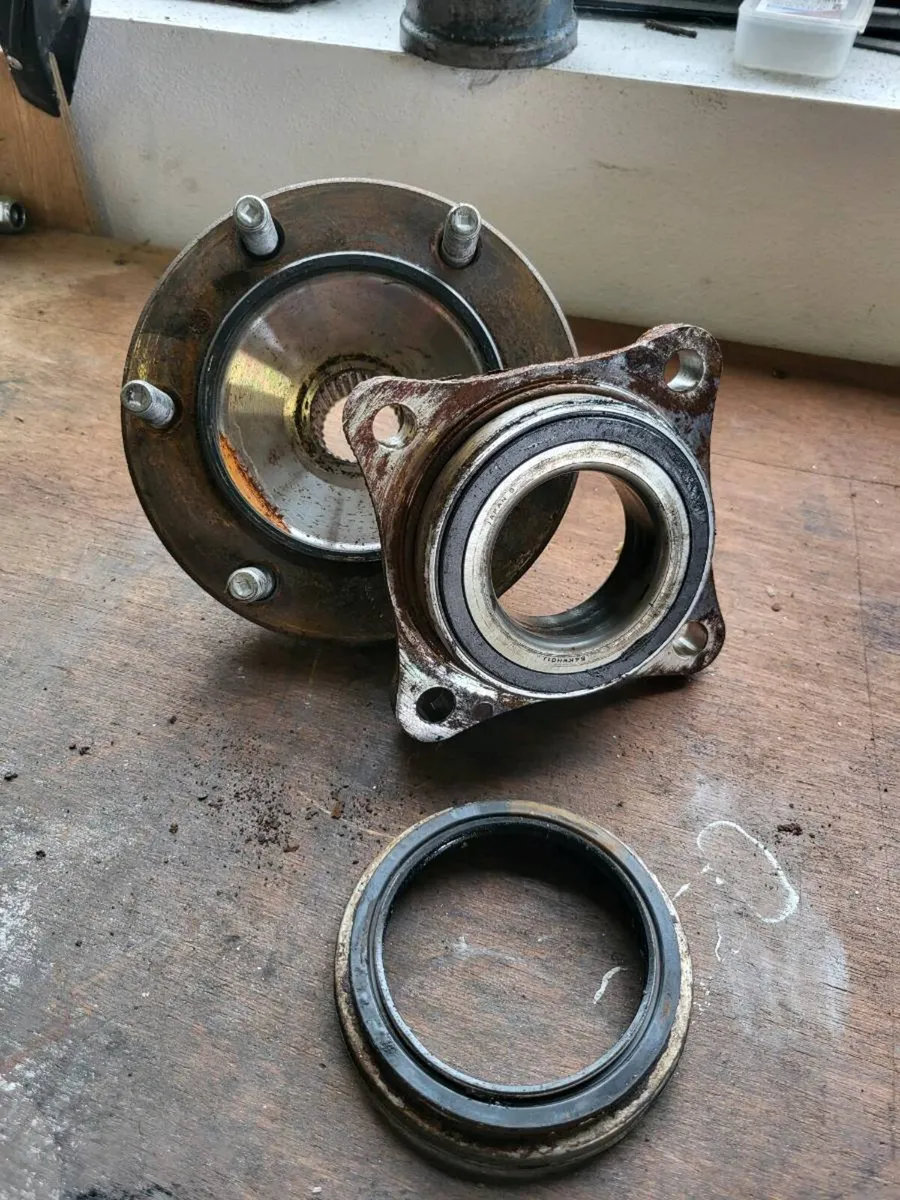 Landcruser drive shaft and wheel bearings - Image 2