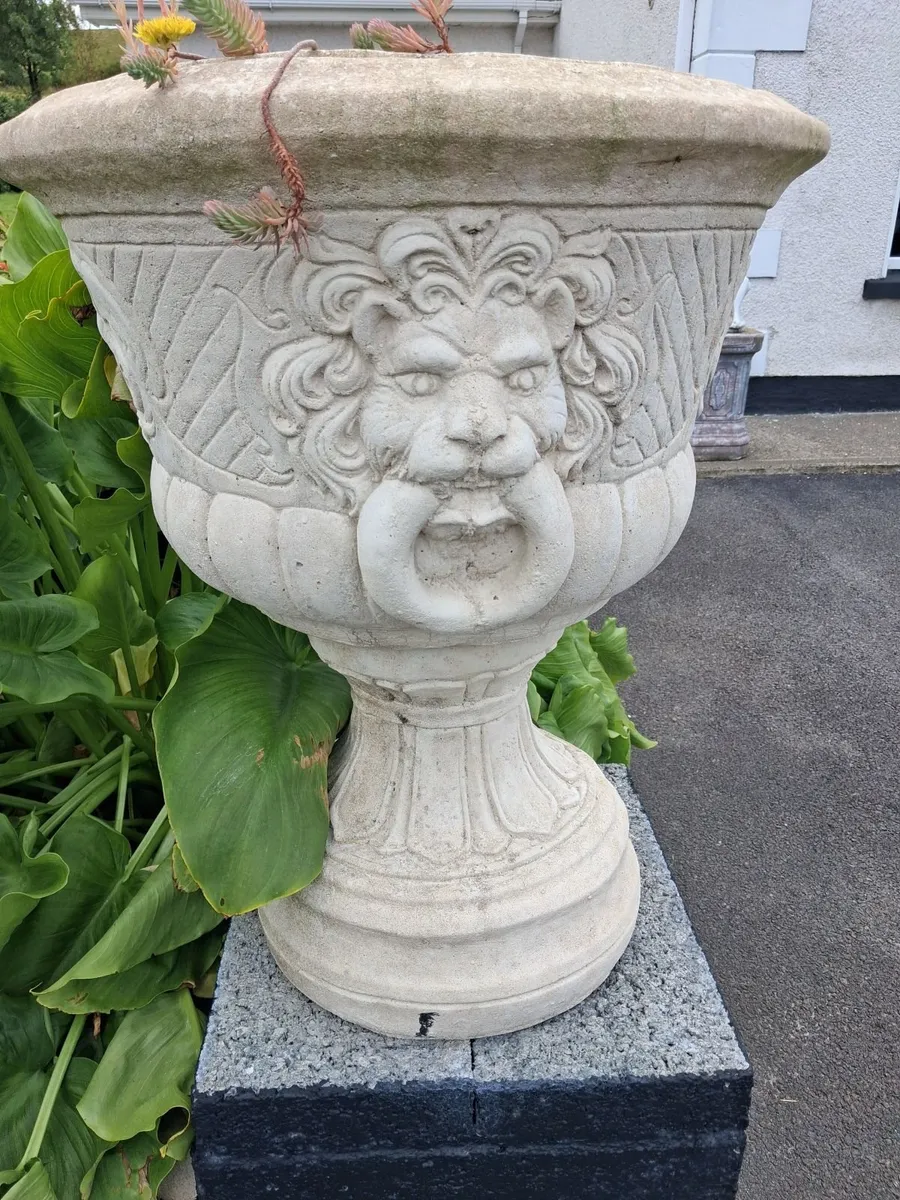 6 foot solid satue as seen - Image 3