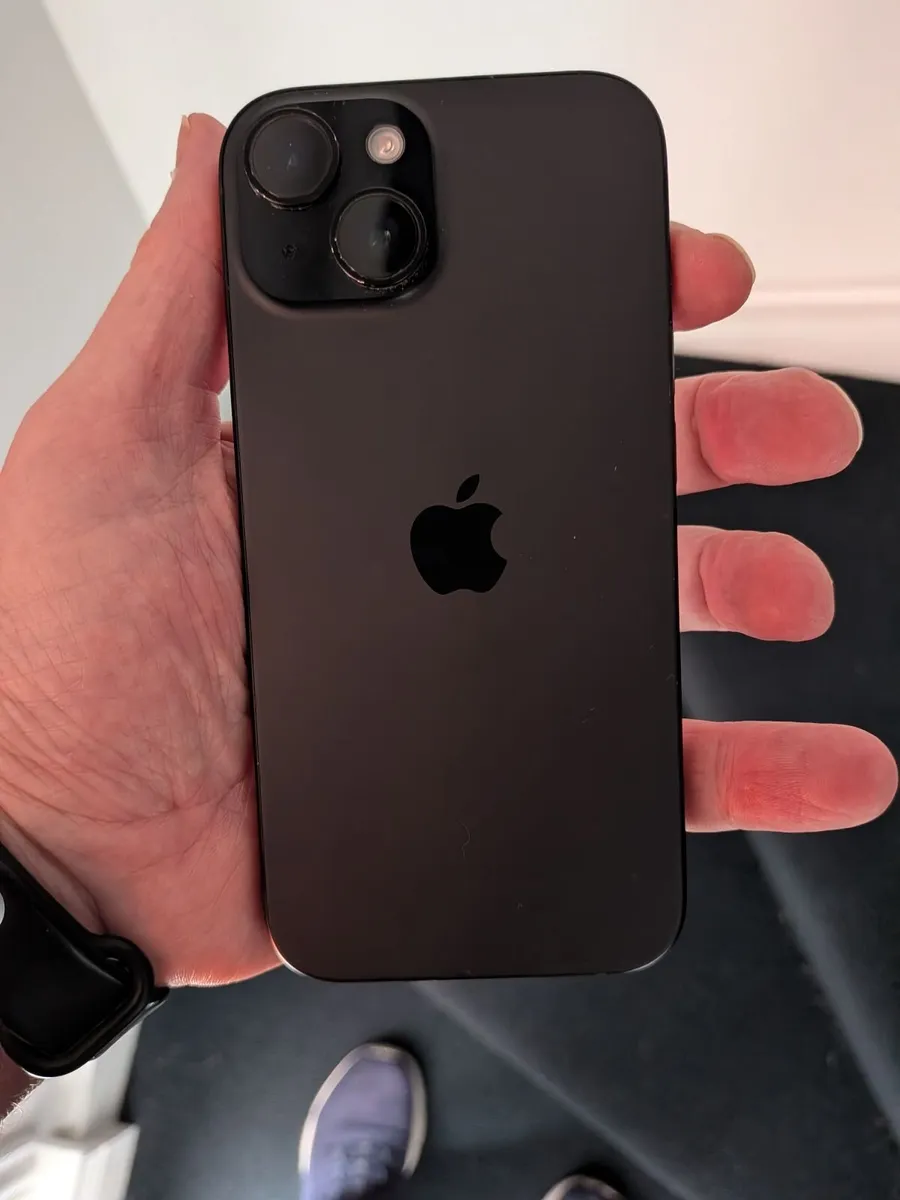 Apple iPhone 15 - Black 128Gb - Image 2