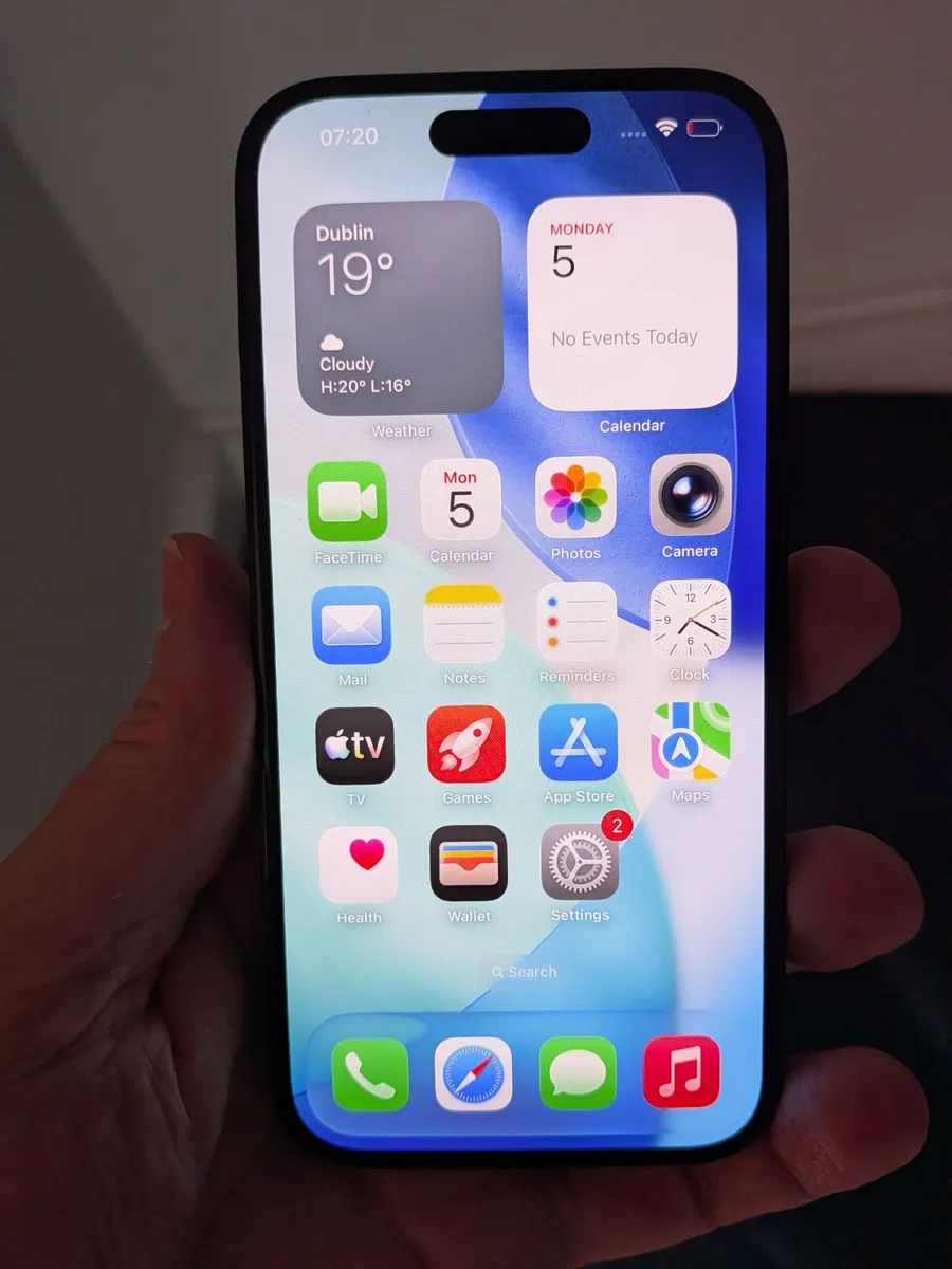 Apple iPhone 15 - Black 128Gb - Image 1