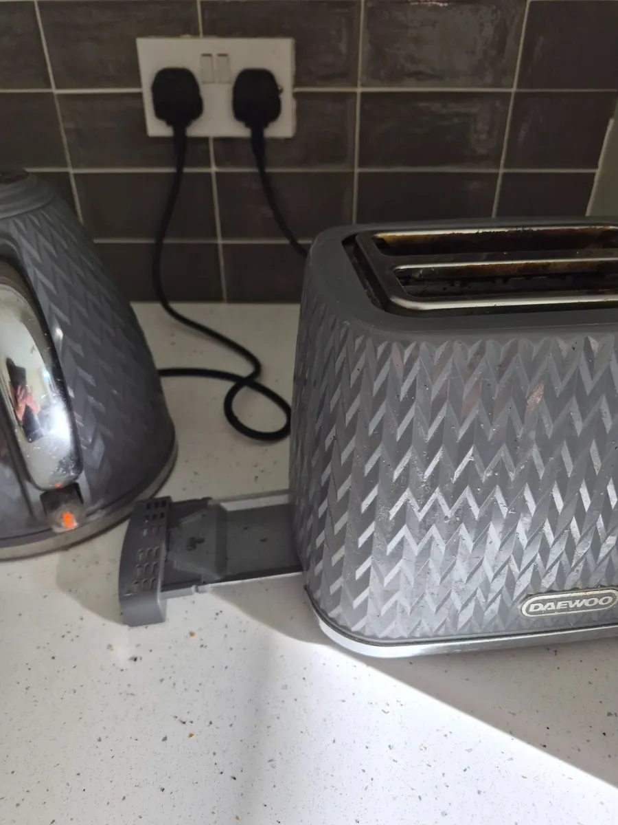 Grey Kettle & Toaster - Image 2