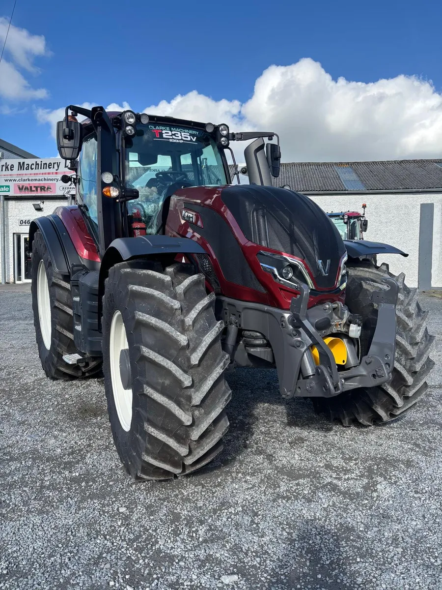New Valtra T235 Versu- In Stock - Image 2