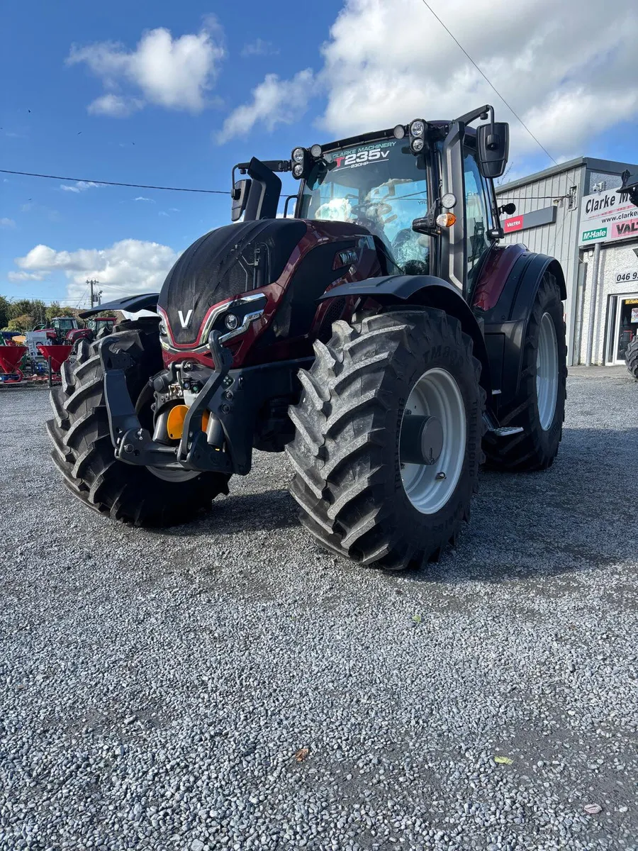 New Valtra T235 Versu- In Stock - Image 3