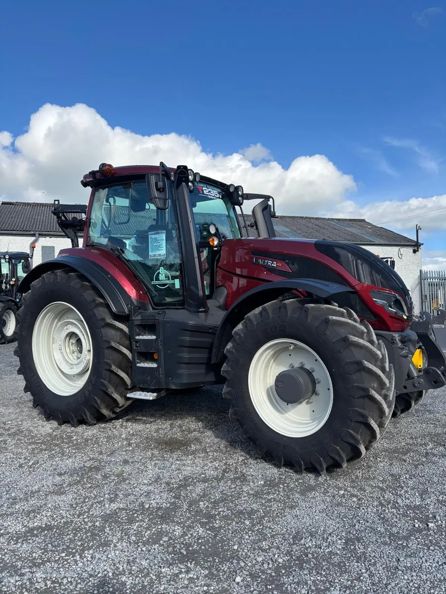 New Valtra T235 Versu- In Stock - Image 4