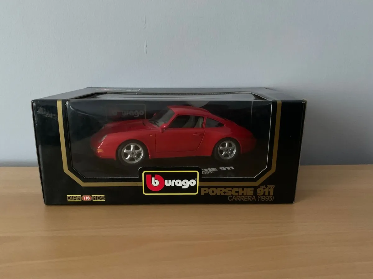 Porsche 911 Carrera 1993 1/18 Burago Model Car - Image 1