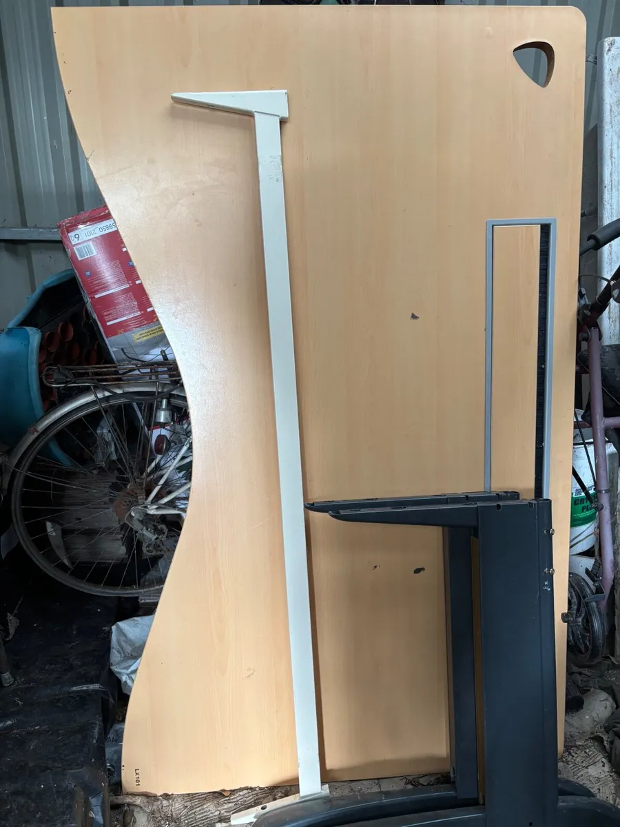 Office desk - Image 2
