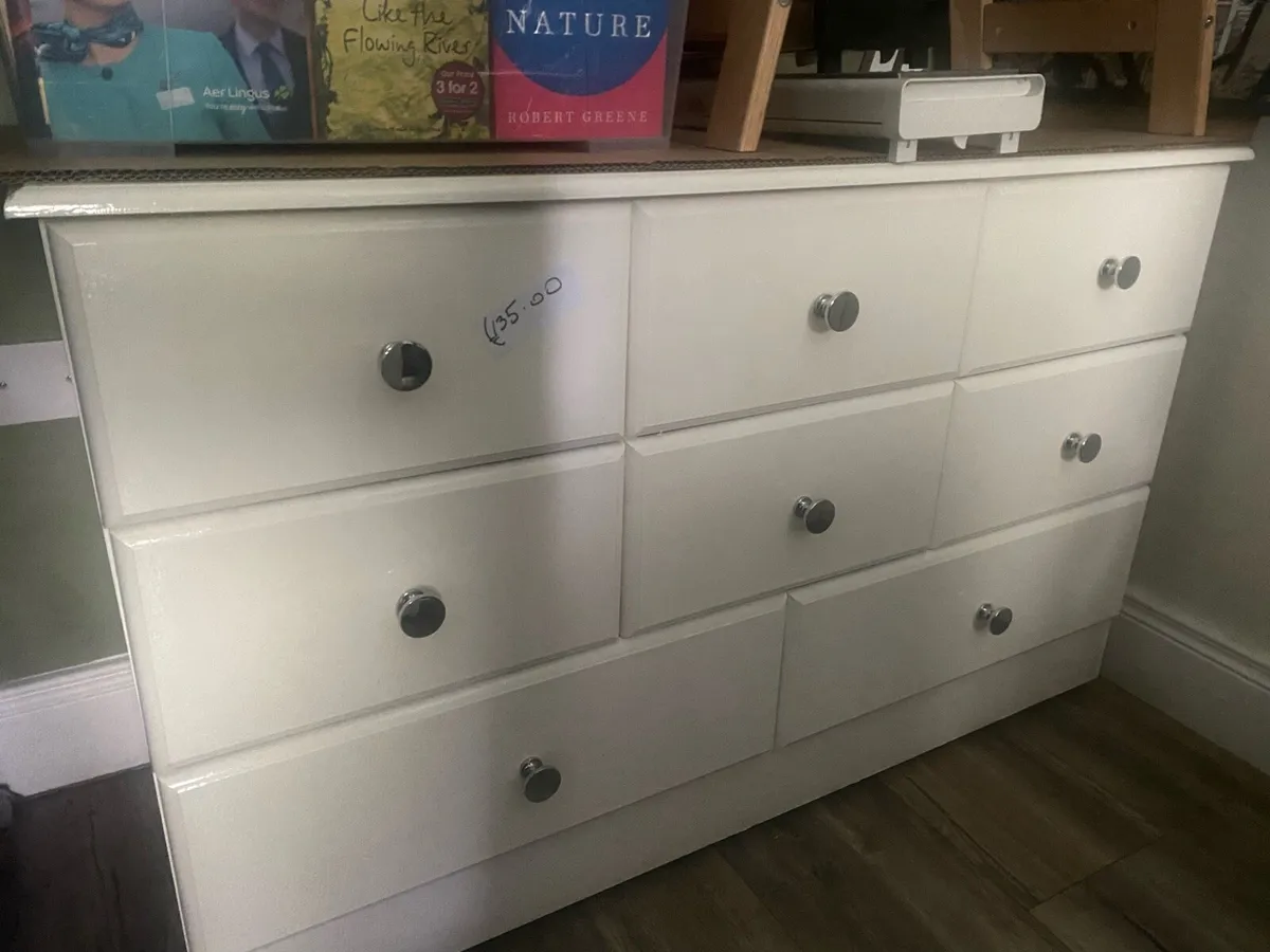Chest of drawers - Image 2
