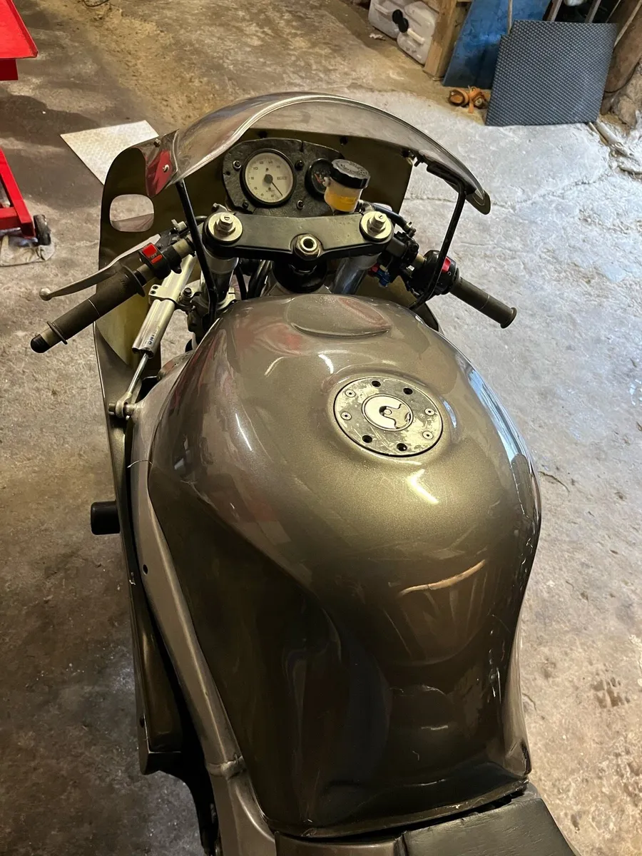 1997 Suzuki GSXR 600 SRAD track bike - Image 4