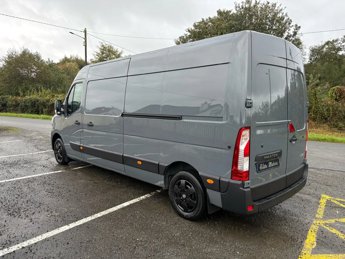 2023 (231) RENAULT MASTER LM35 BUSINESS + - Image 3