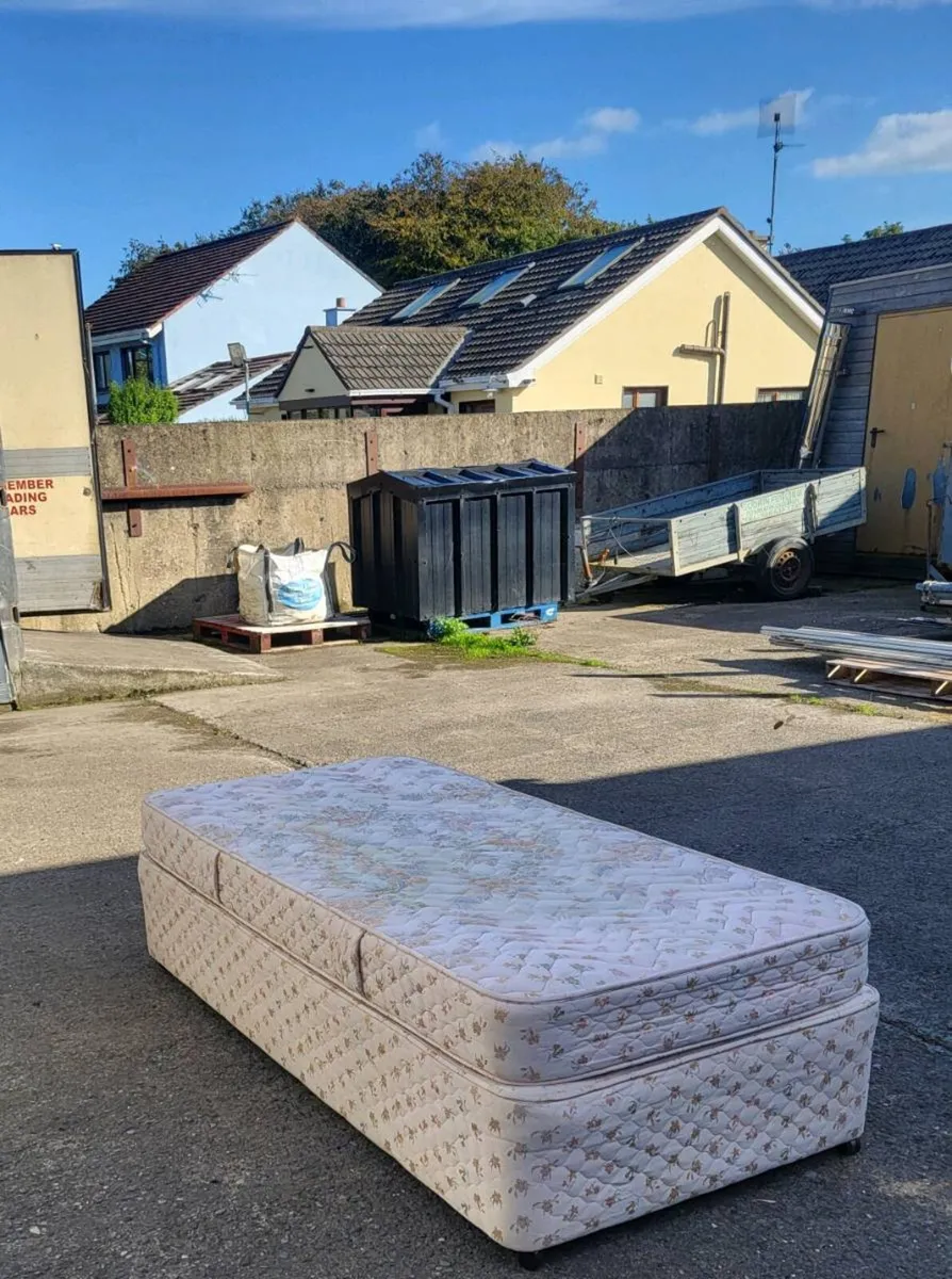 Single Beds×3 - Image 4
