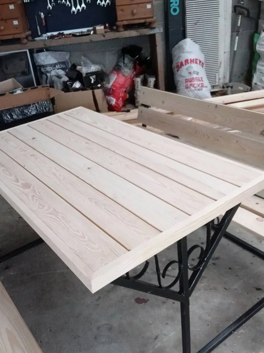 Garden furniture - Image 1