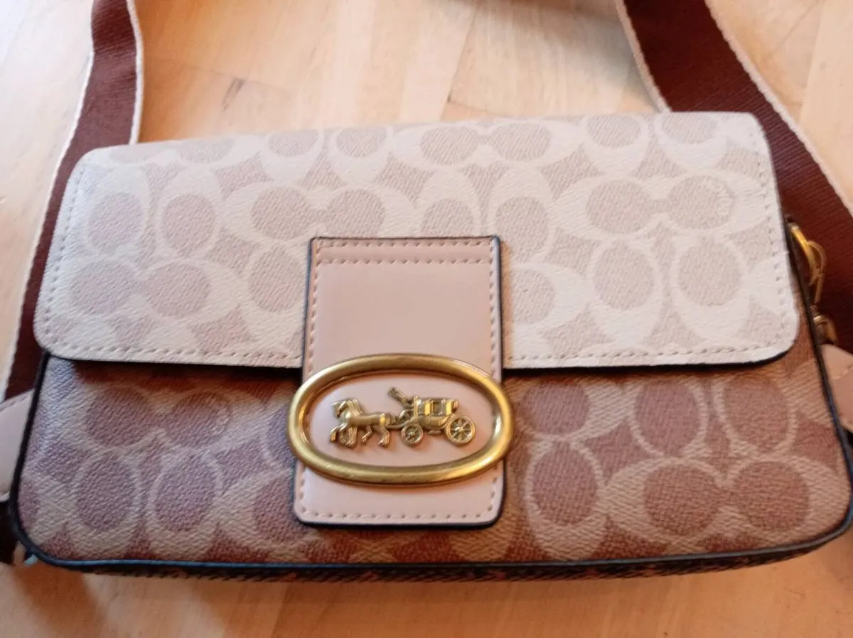 Coach ag - Image 2