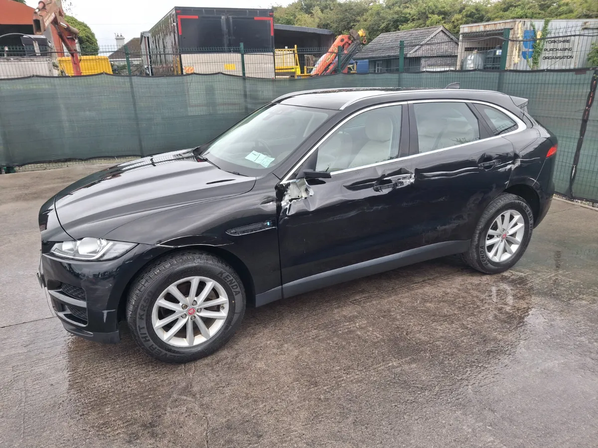 172 Jaguar F-Pace  Prestige  Automatic - Image 3