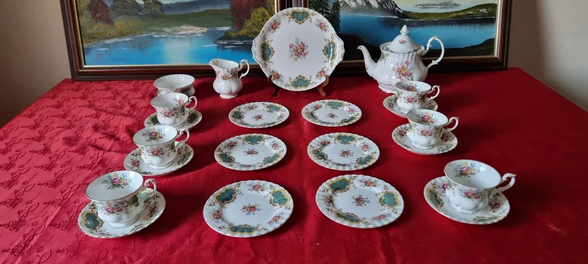 22Pc.Royal Albert Berkeley England Tea Set WithPot - Image 4