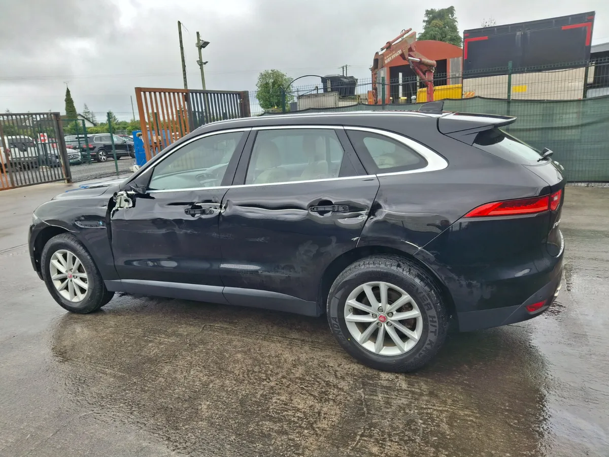 172 Jaguar F-Pace  Prestige  Automatic - Image 4