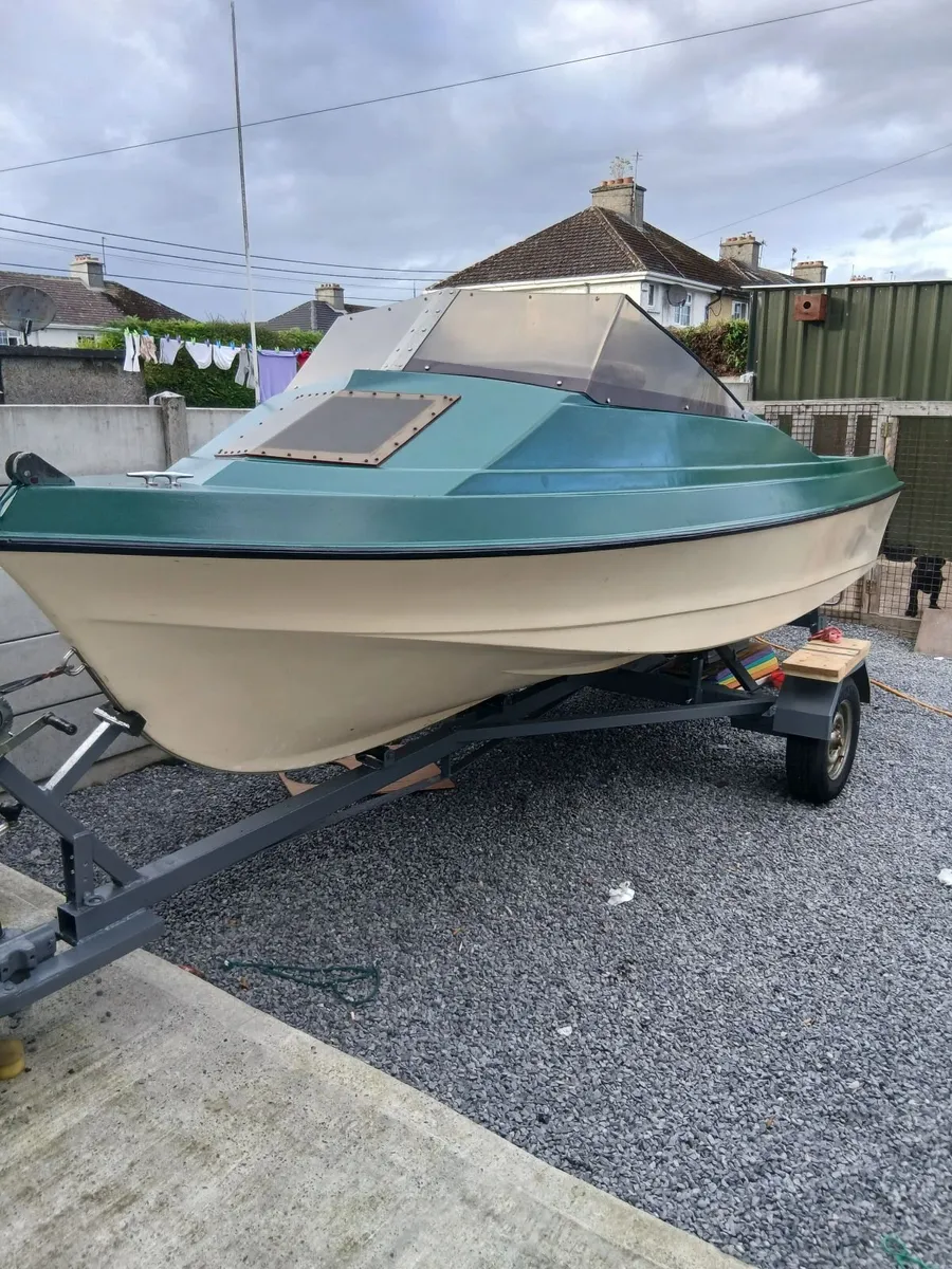 Boat, 30hp  engine and trailer - Image 4