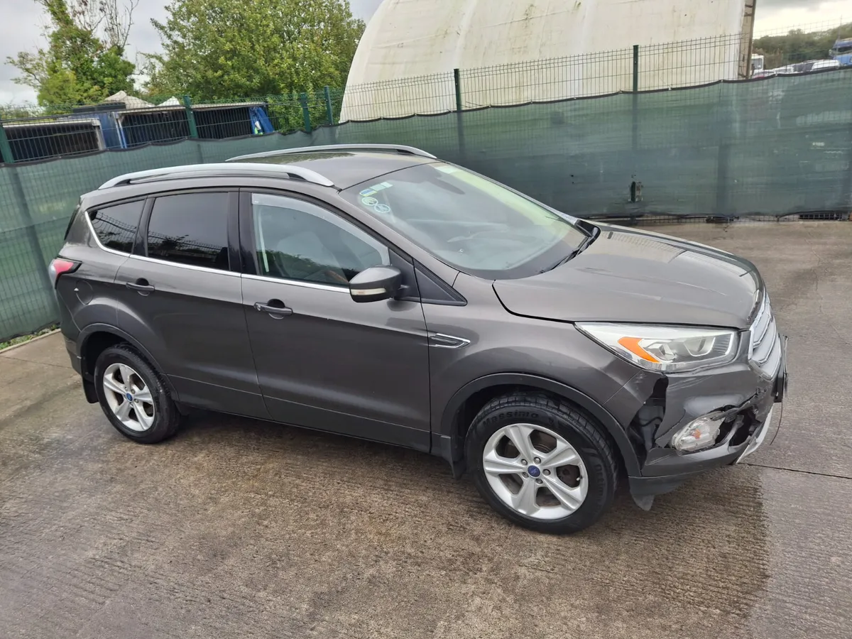 2017 Ford Kuga  Titanium Crew Cab - Image 3