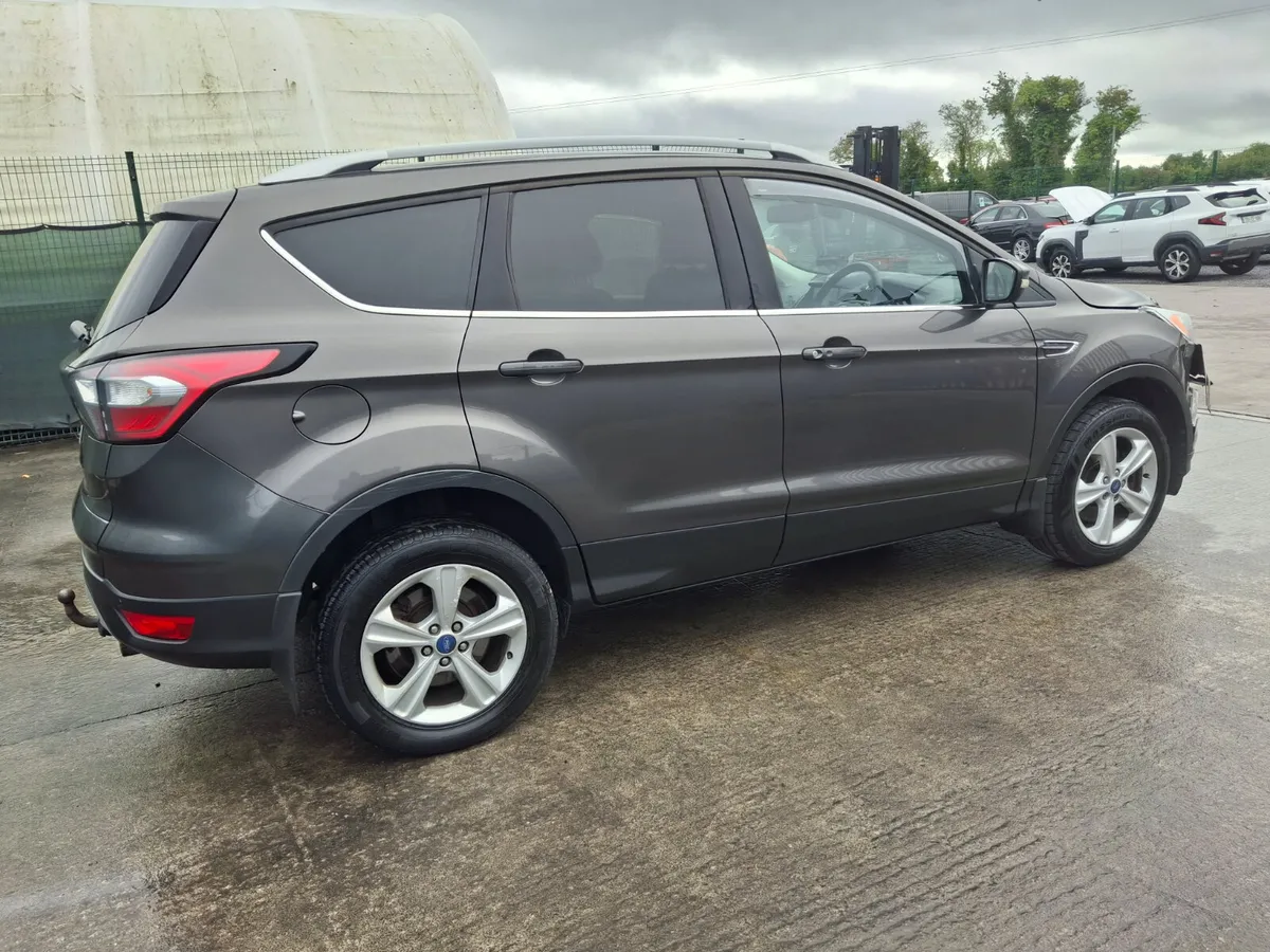2017 Ford Kuga  Titanium Crew Cab - Image 3