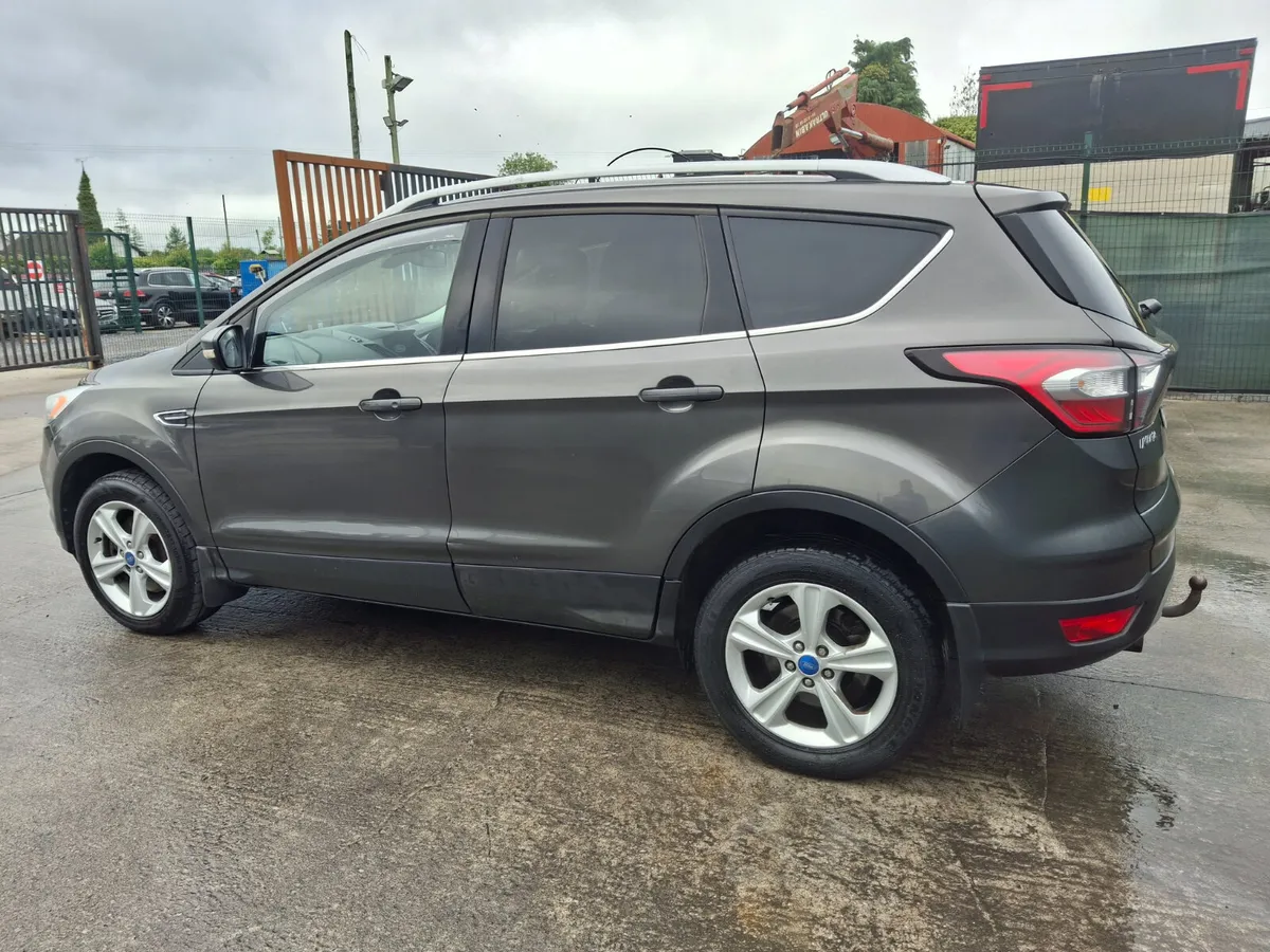 2017 Ford Kuga  Titanium Crew Cab - Image 4