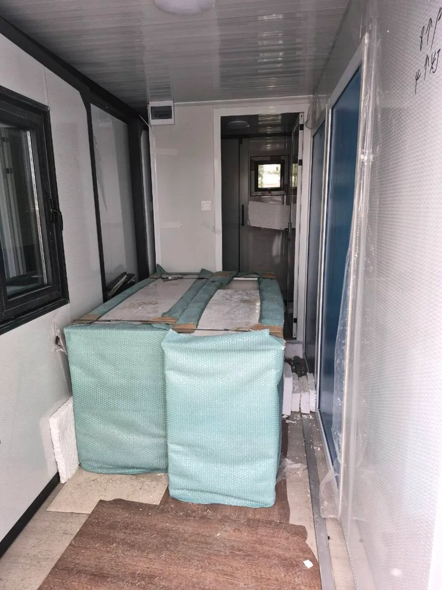 Two bed container - Image 2