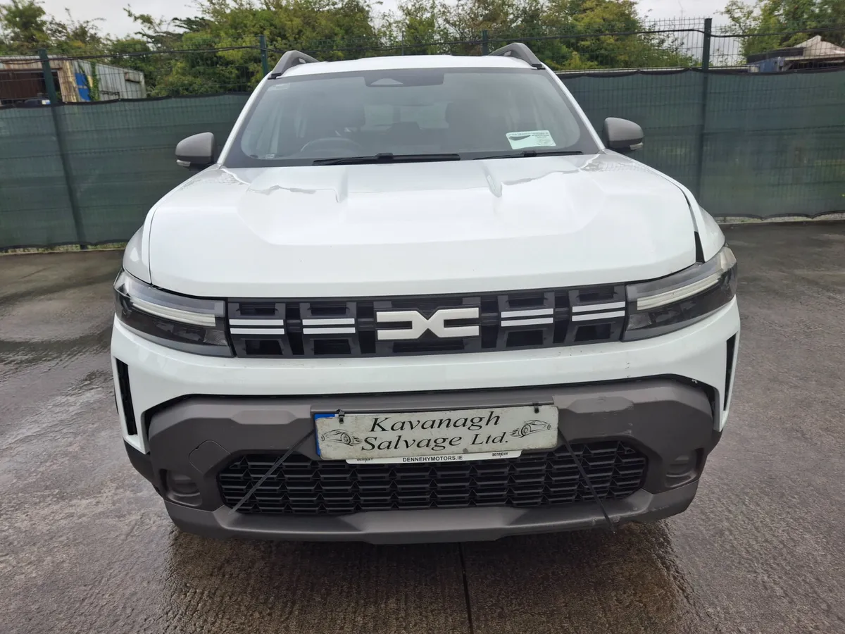 251 Dacia Duster Hybrid  8km Automatic - Image 4