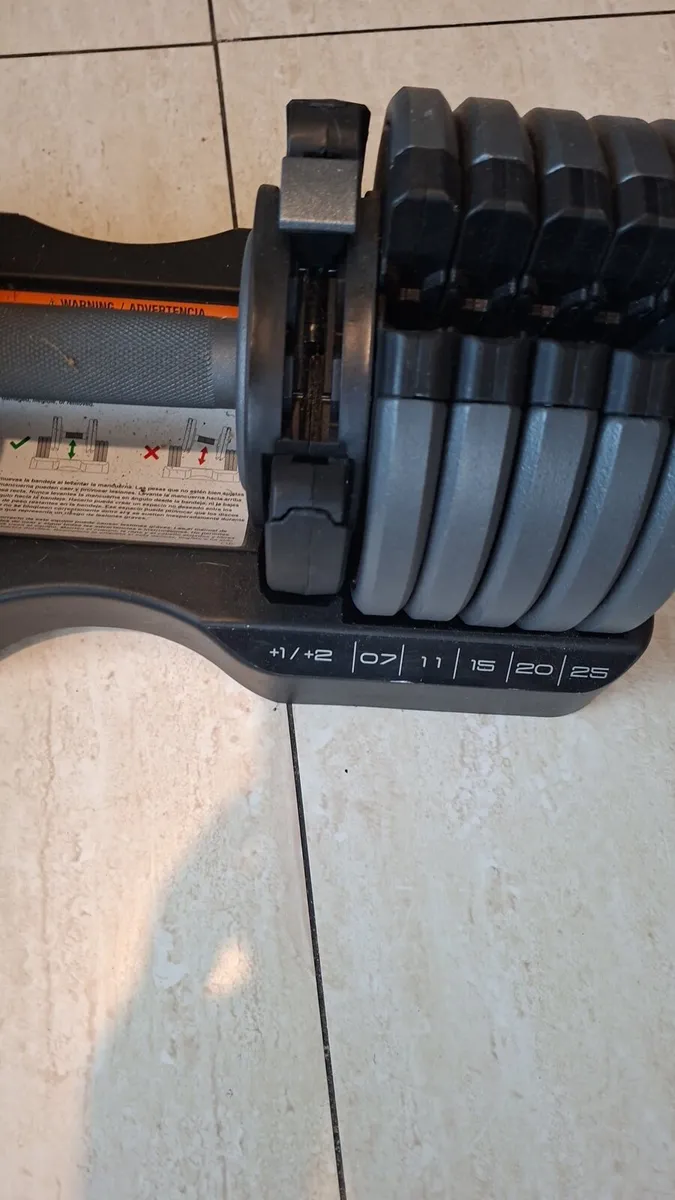 Adjustable dumbells - Image 1